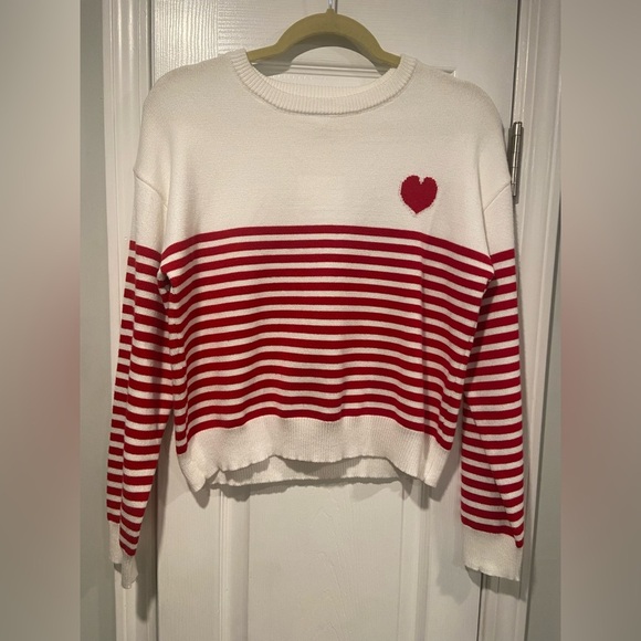 NWT Willow & Wind Size L Red Ivory Stripe Heart Knit Crew Neck Pullover Sweater - Picture 1 of 11